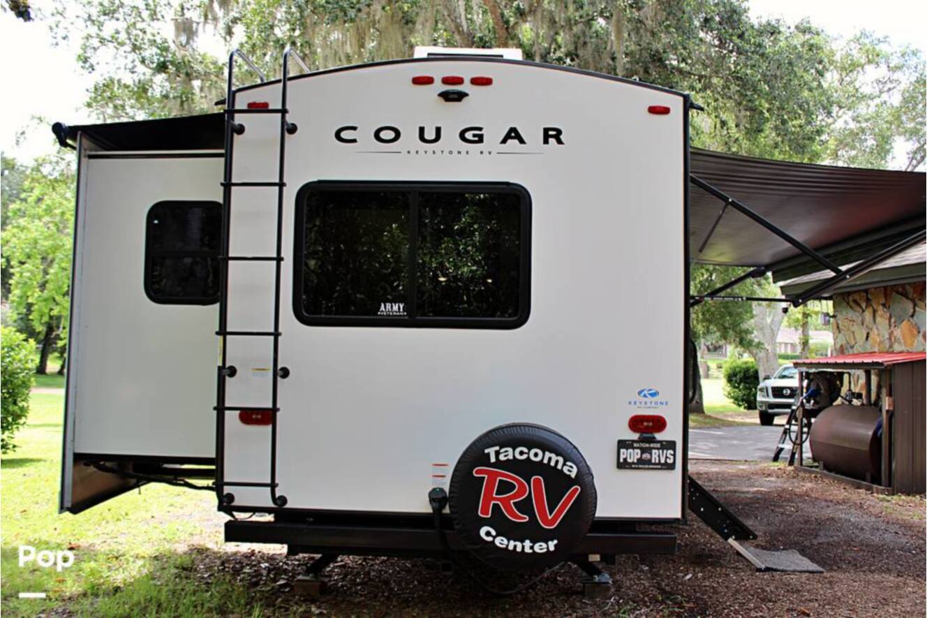 A photo of this 2025 Keystone Cougar 25FKDWE