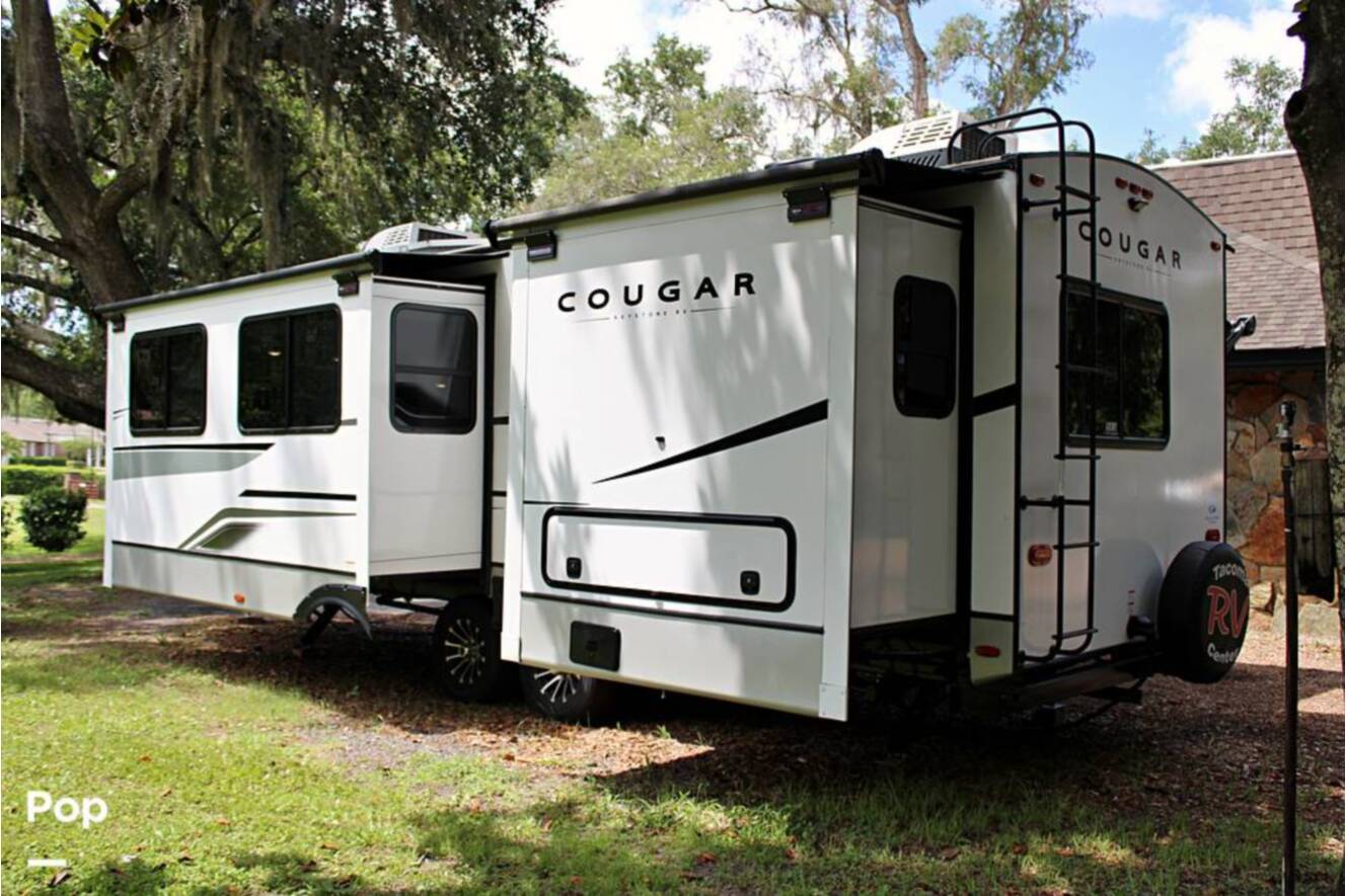 A photo of this 2025 Keystone Cougar 25FKDWE