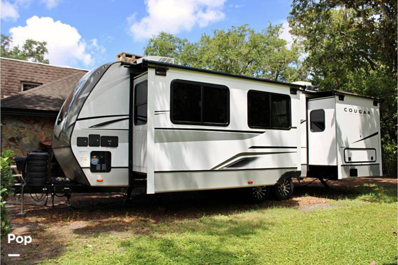 A photo of this 2025 Keystone Cougar 25FKDWE