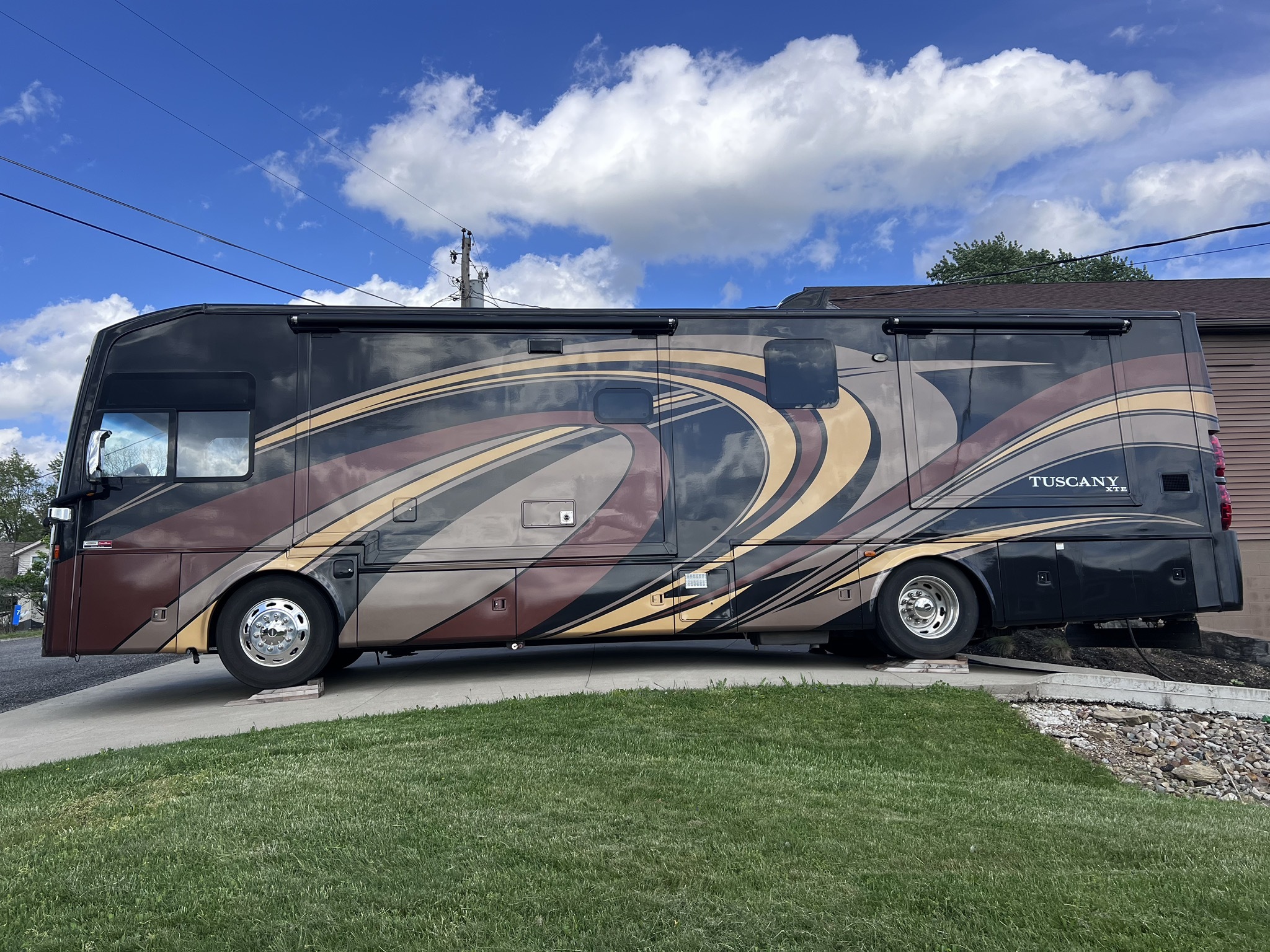 2017 Thor Motor Coach TUSCANY XTE 36MQ in malvern OH