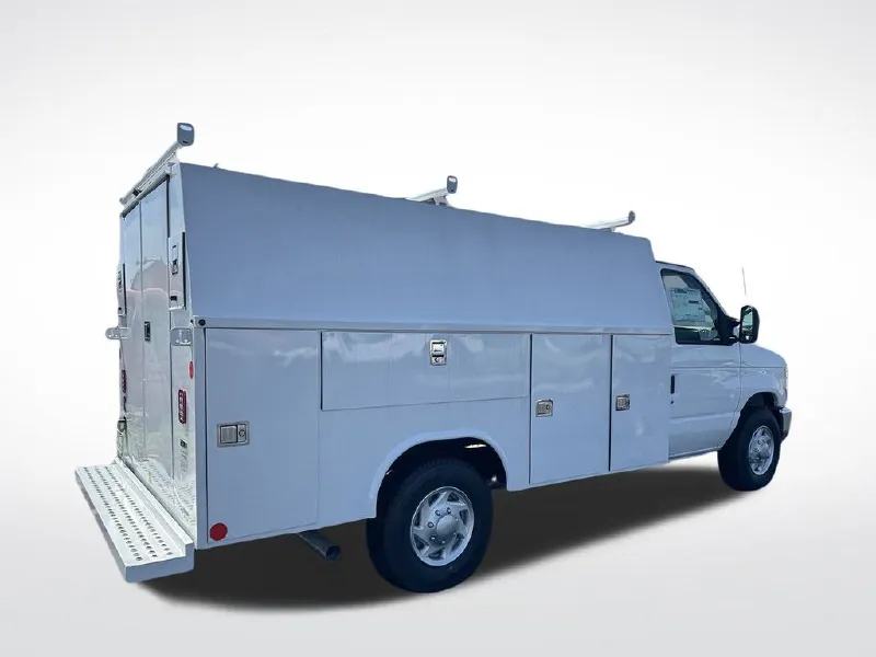 2025 FORD ECONOLINE