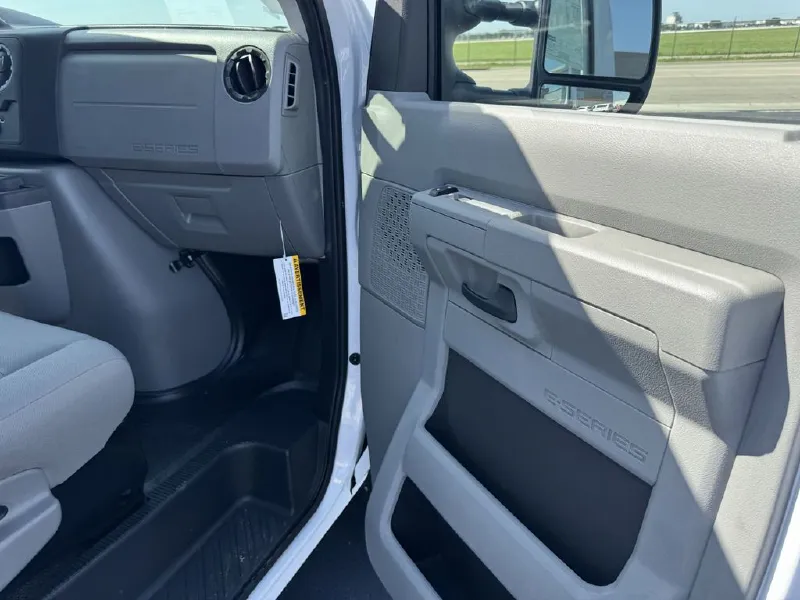 2025 FORD ECONOLINE