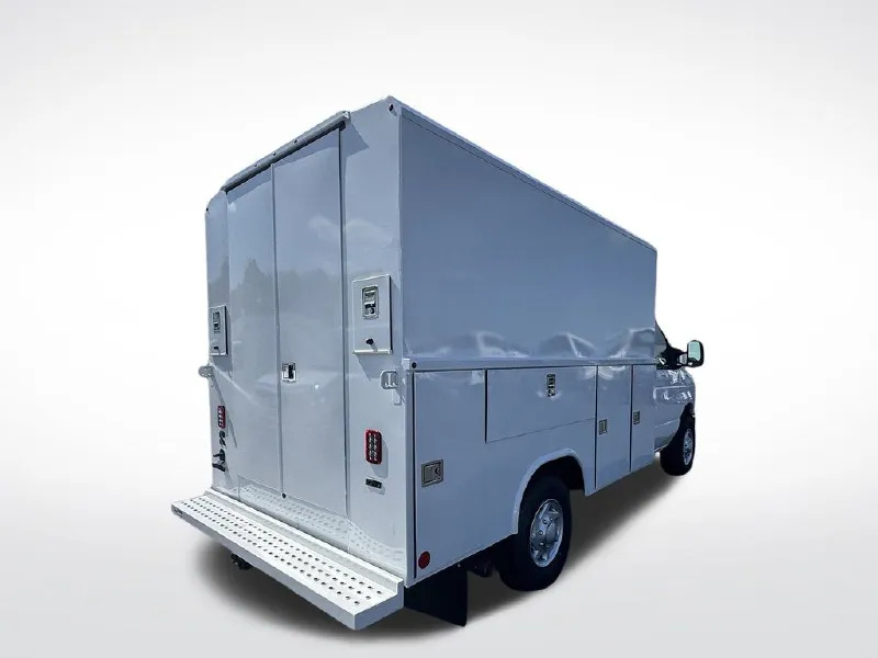 2025 FORD ECONOLINE