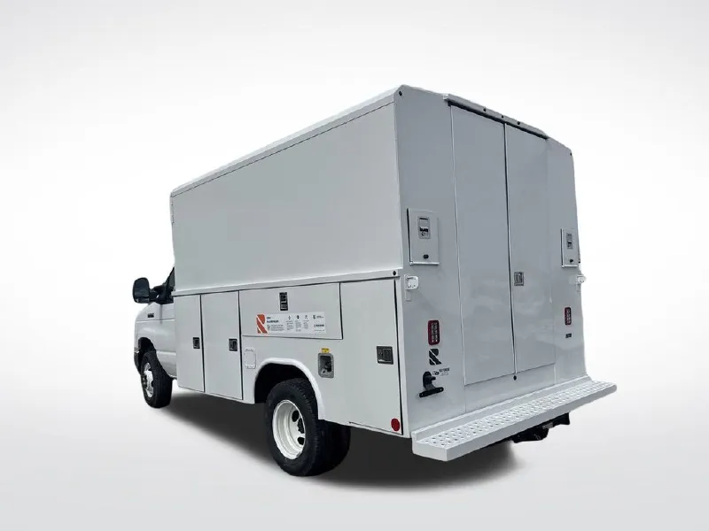 2025 FORD ECONOLINE