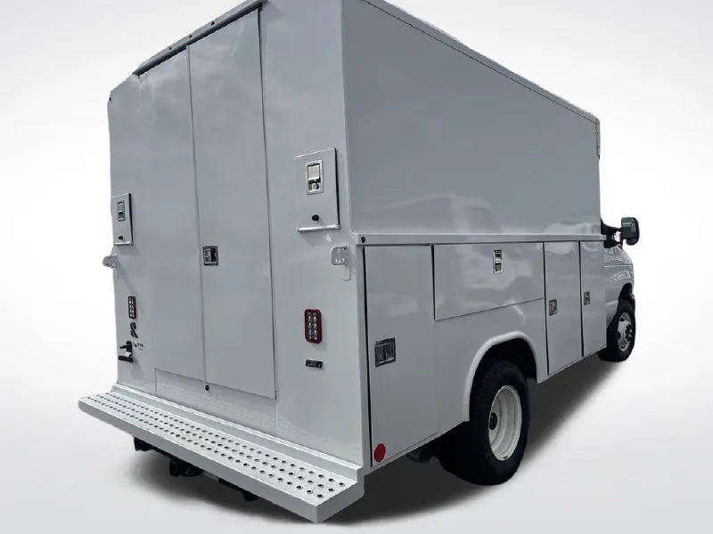2025 FORD ECONOLINE