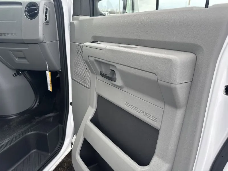 2025 FORD ECONOLINE