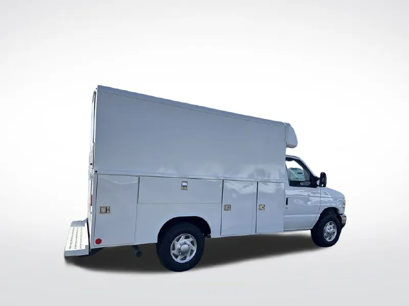 2025 FORD ECONOLINE