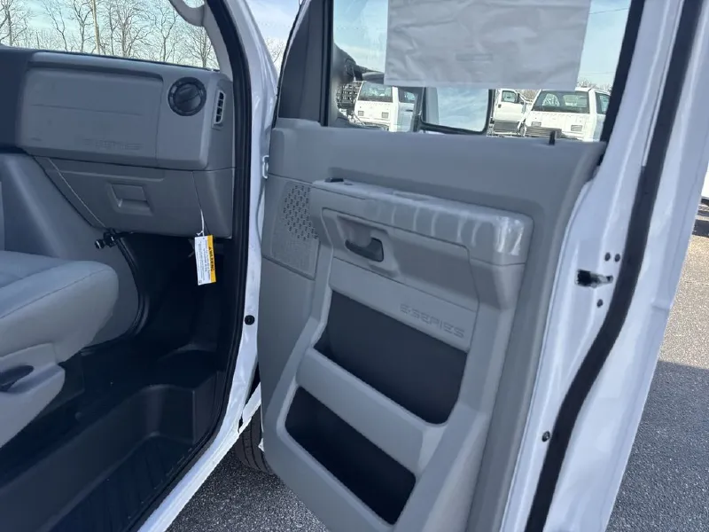 2025 FORD ECONOLINE