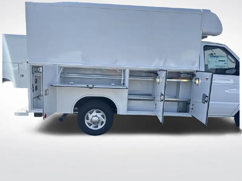 2025 FORD ECONOLINE