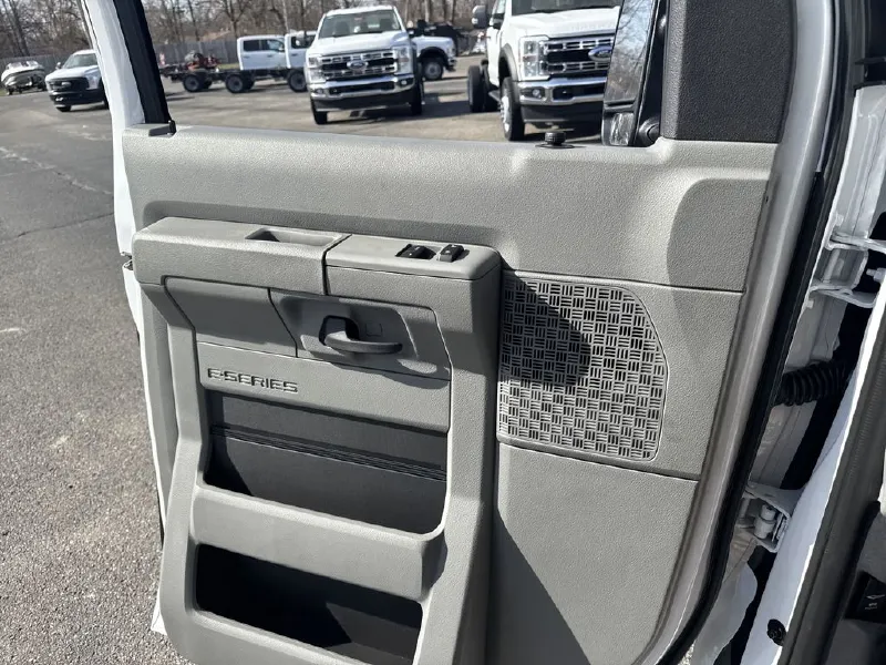 2025 FORD ECONOLINE