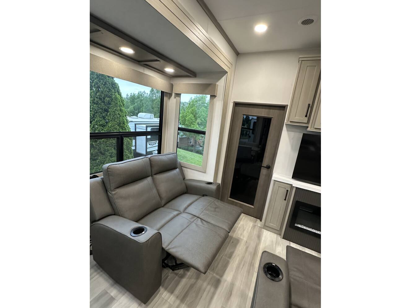 A photo of this 2025 Grand Design MOMENTUM M-CLASS 395MS
