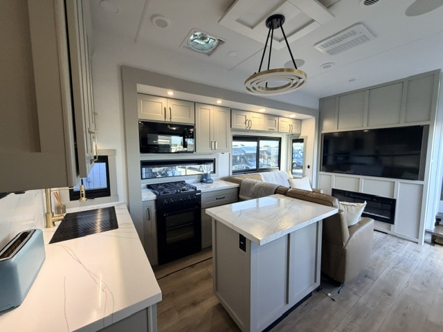 2025 Brinkley MODEL G 3950 RV