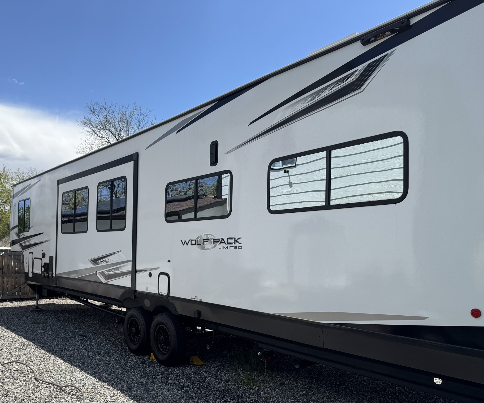 2025 Forest River CHEROKEE WOLF PACK 350PACK15 RV