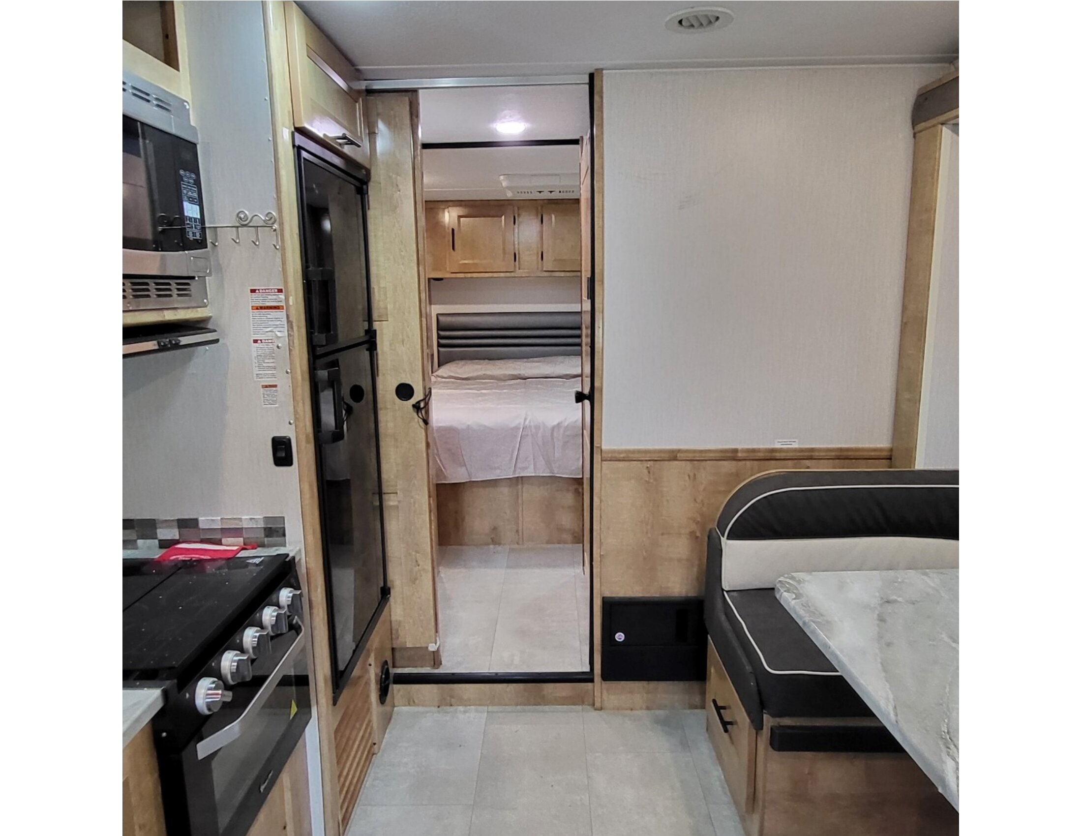 2021 Coachmen LEPRECHAUN 319MB FORD in fort towson OK
