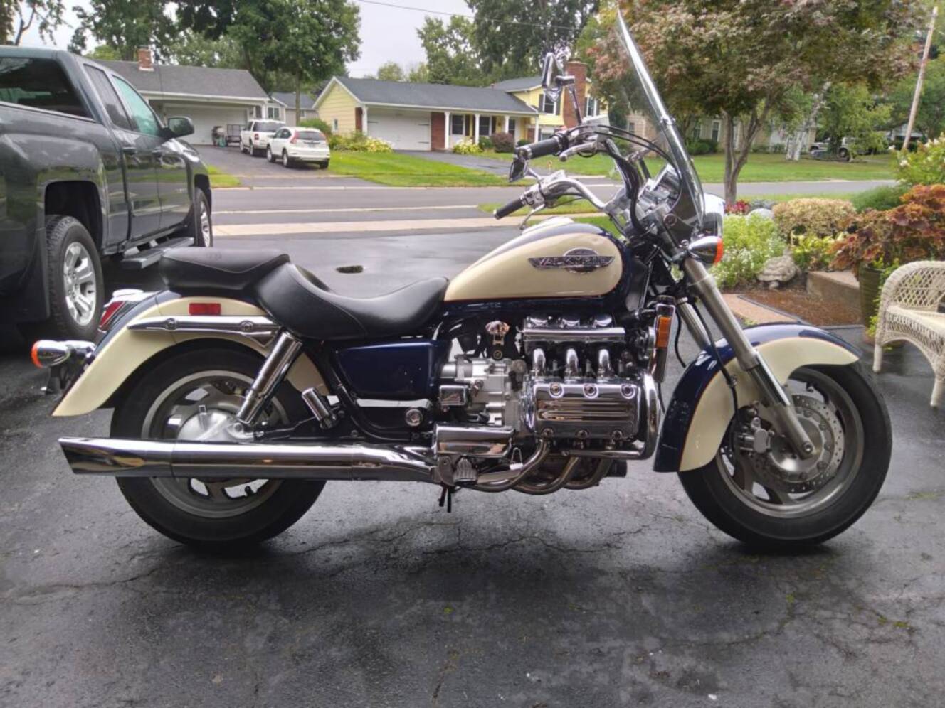 A photo of this 1998 Honda VALKYRIE TOURER