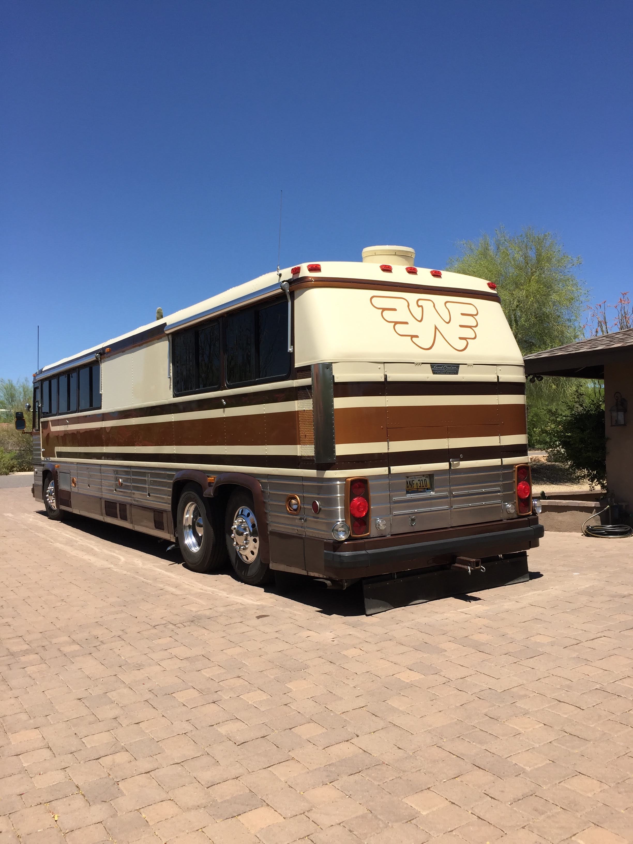 1980 Kingstar MCI 9 Land Cruiser RV