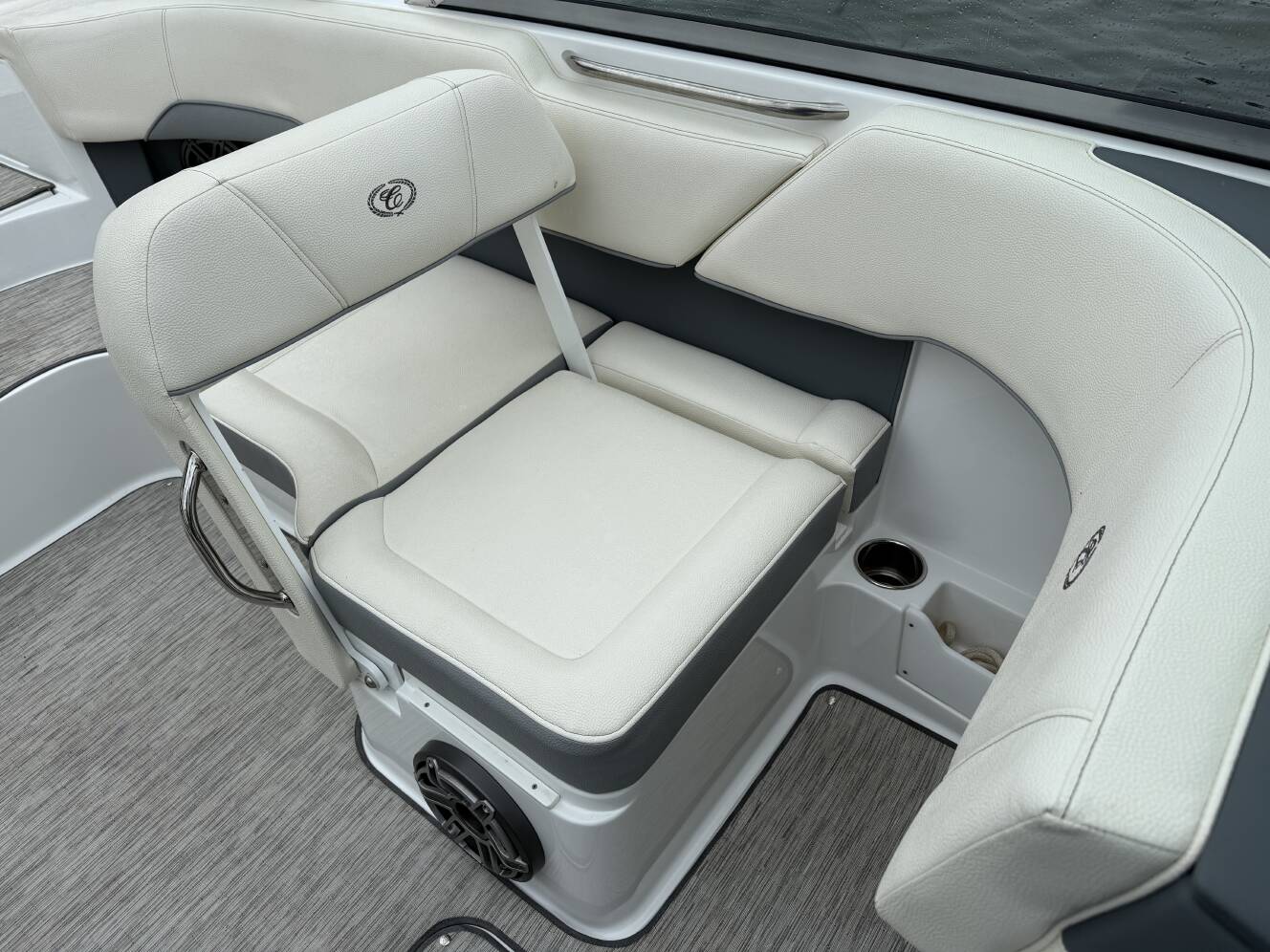 A photo of this 2021 Cobalt 220S