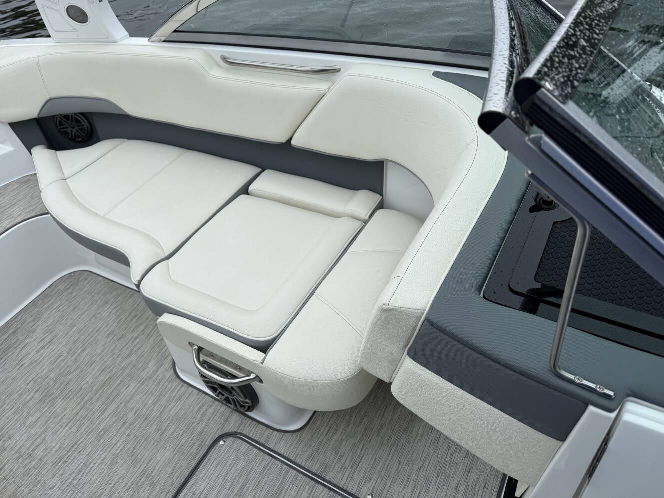 A photo of this 2021 Cobalt 220S