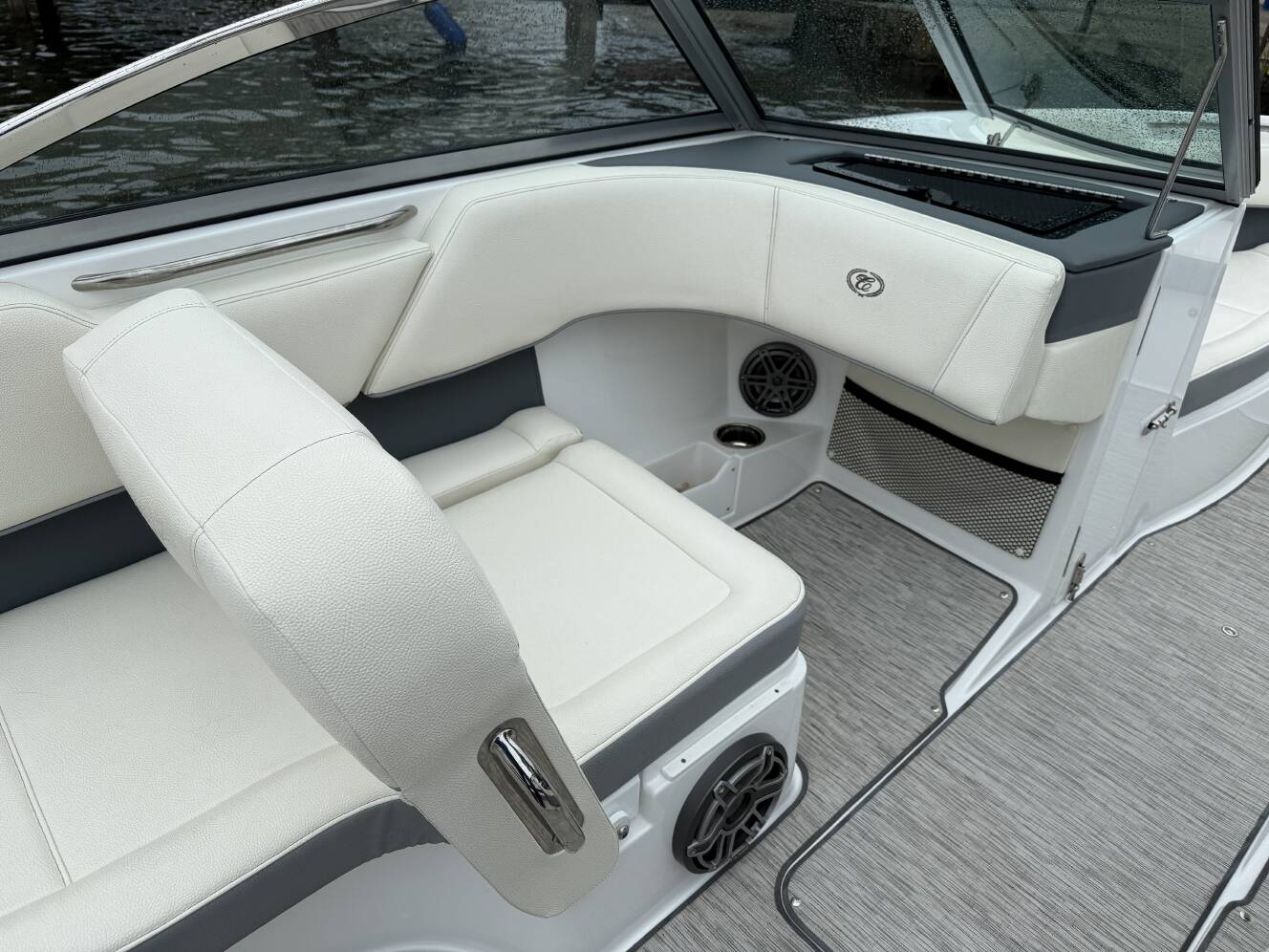 A photo of this 2021 Cobalt 220S