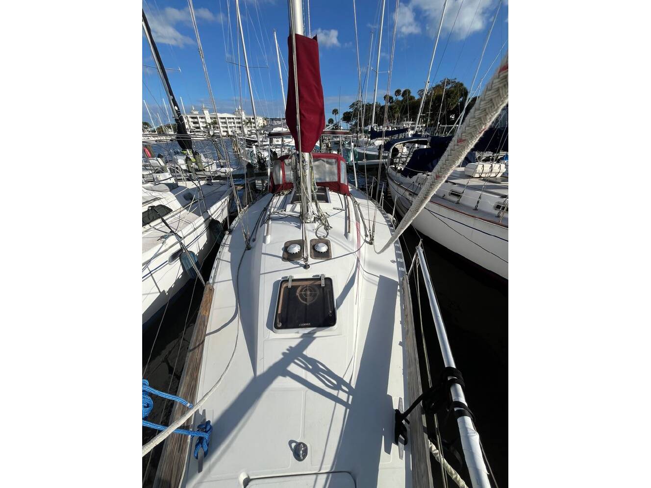 A photo of this 1984 Beneteau First 345