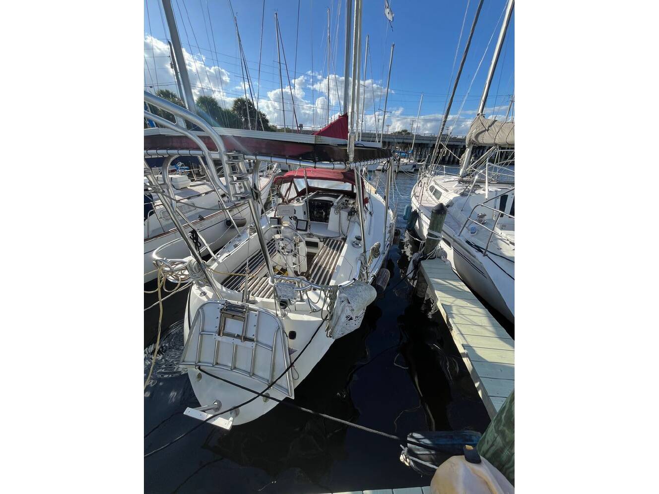 A photo of this 1984 Beneteau First 345
