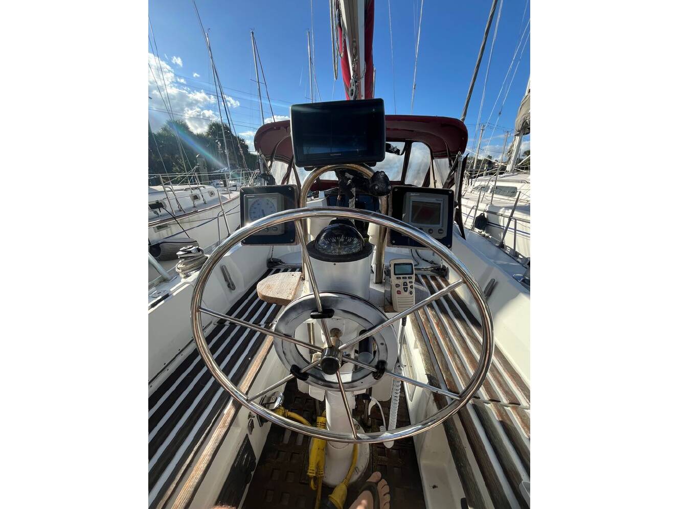 A photo of this 1984 Beneteau First 345