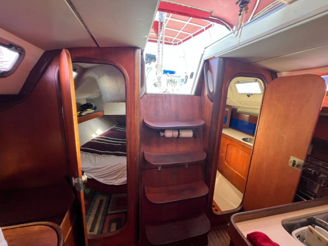 A photo of this 1984 Beneteau First 345