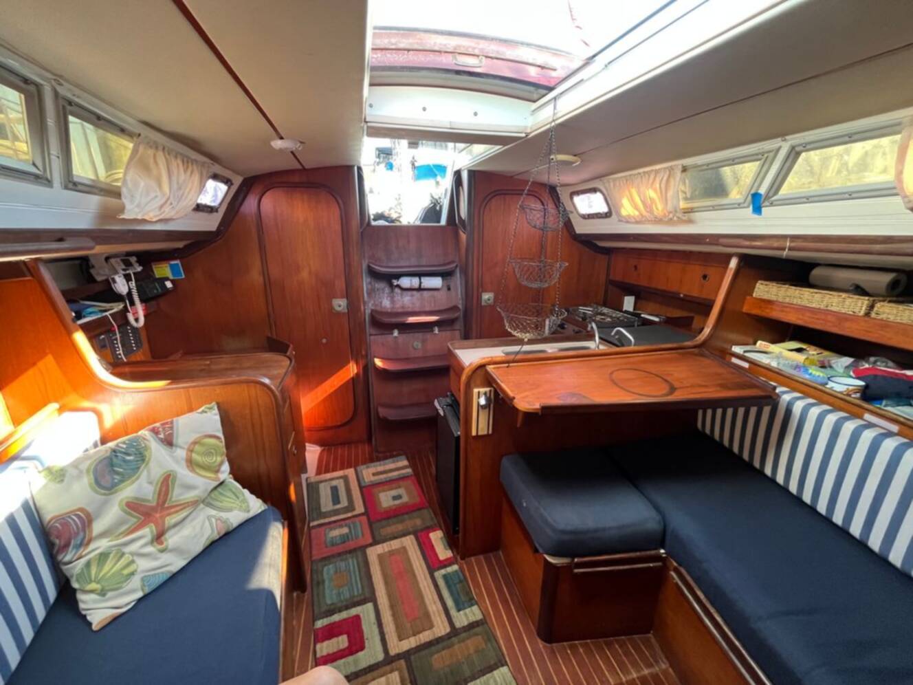 A photo of this 1984 Beneteau First 345