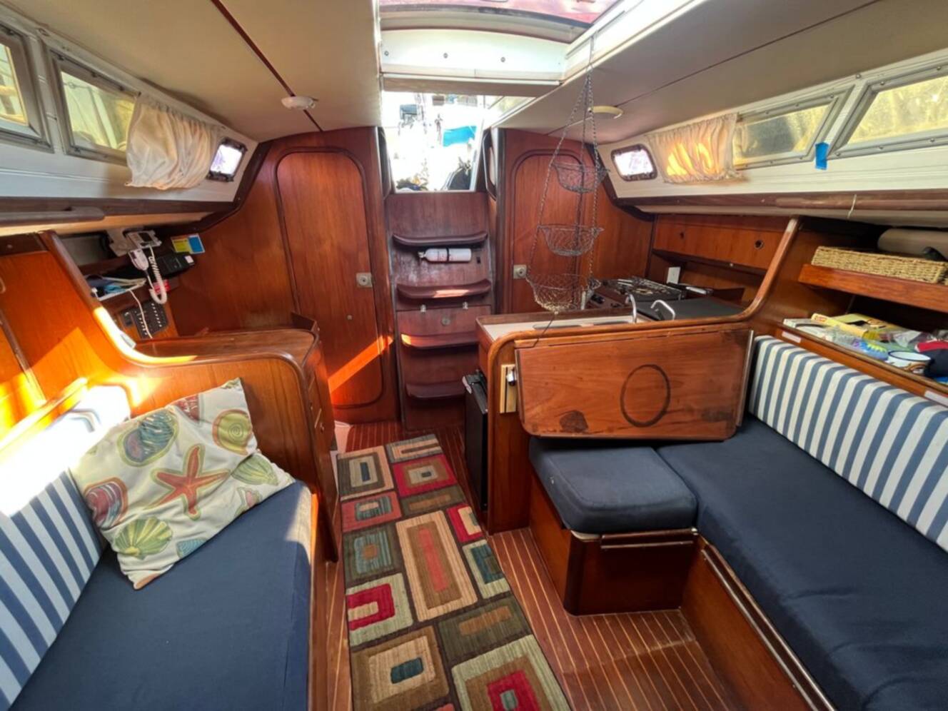 A photo of this 1984 Beneteau First 345