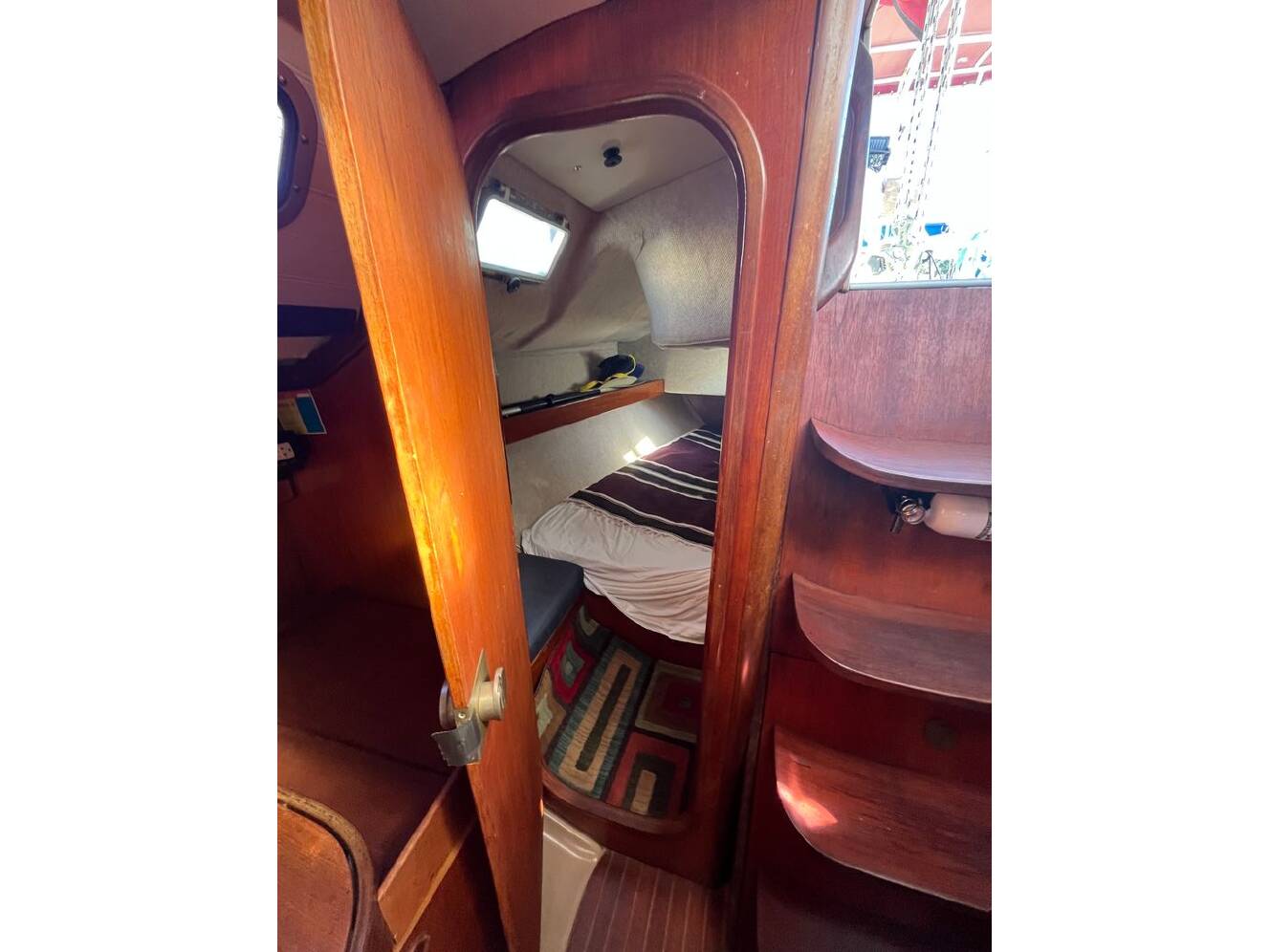 A photo of this 1984 Beneteau First 345