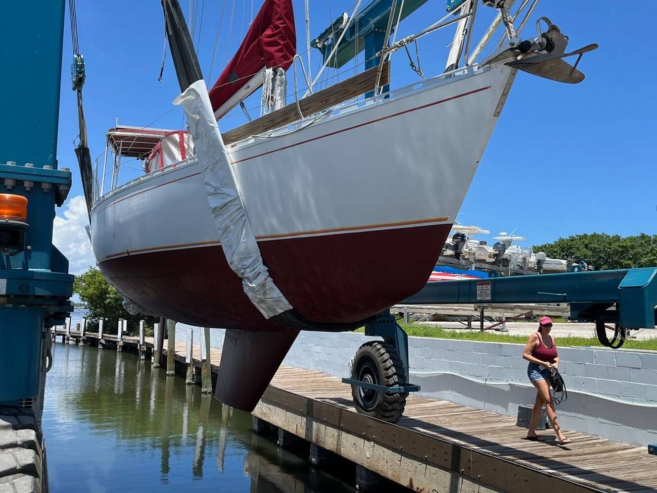 A photo of this 1984 Beneteau First 345