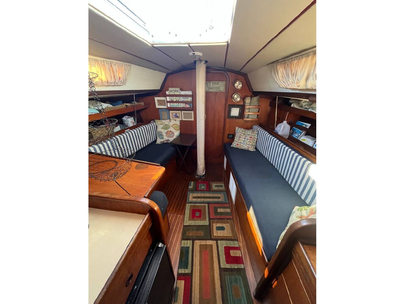 A photo of this 1984 Beneteau First 345