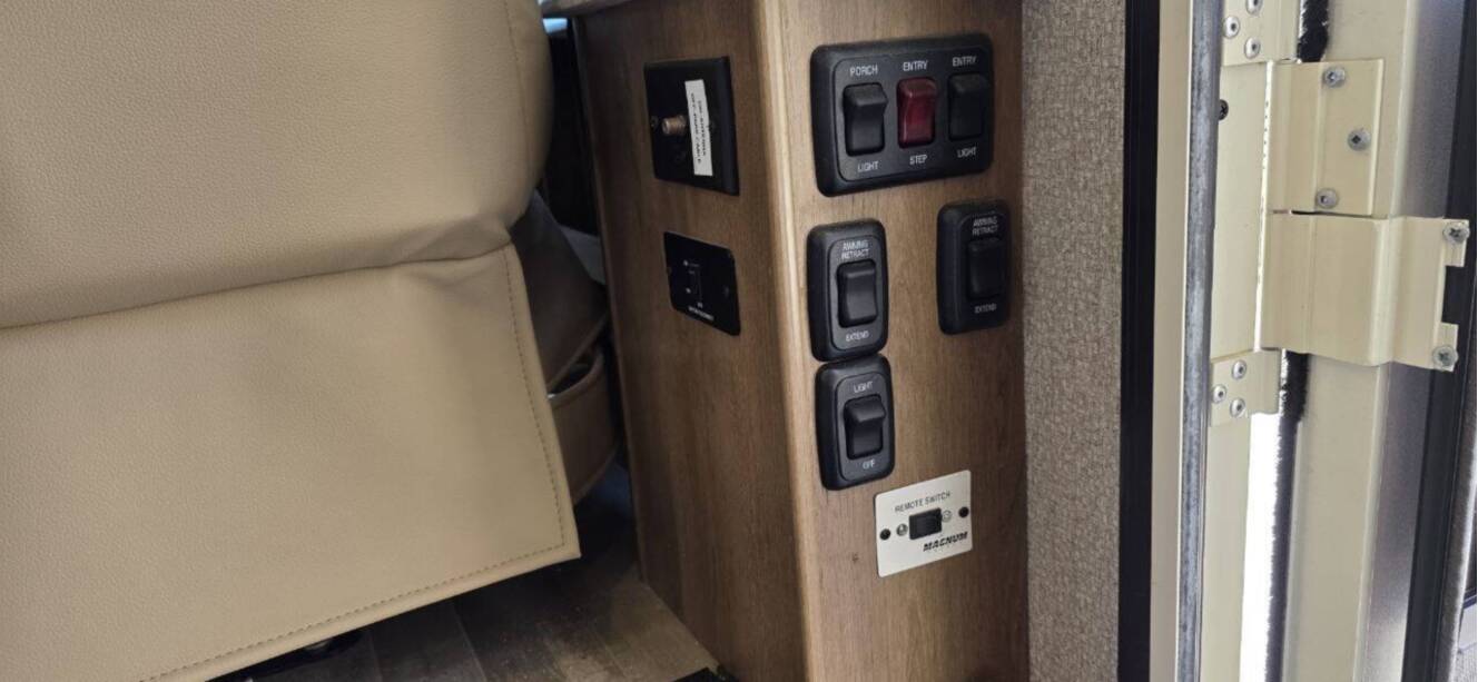 A photo of this 2020 Fleetwood FLAIR 35R