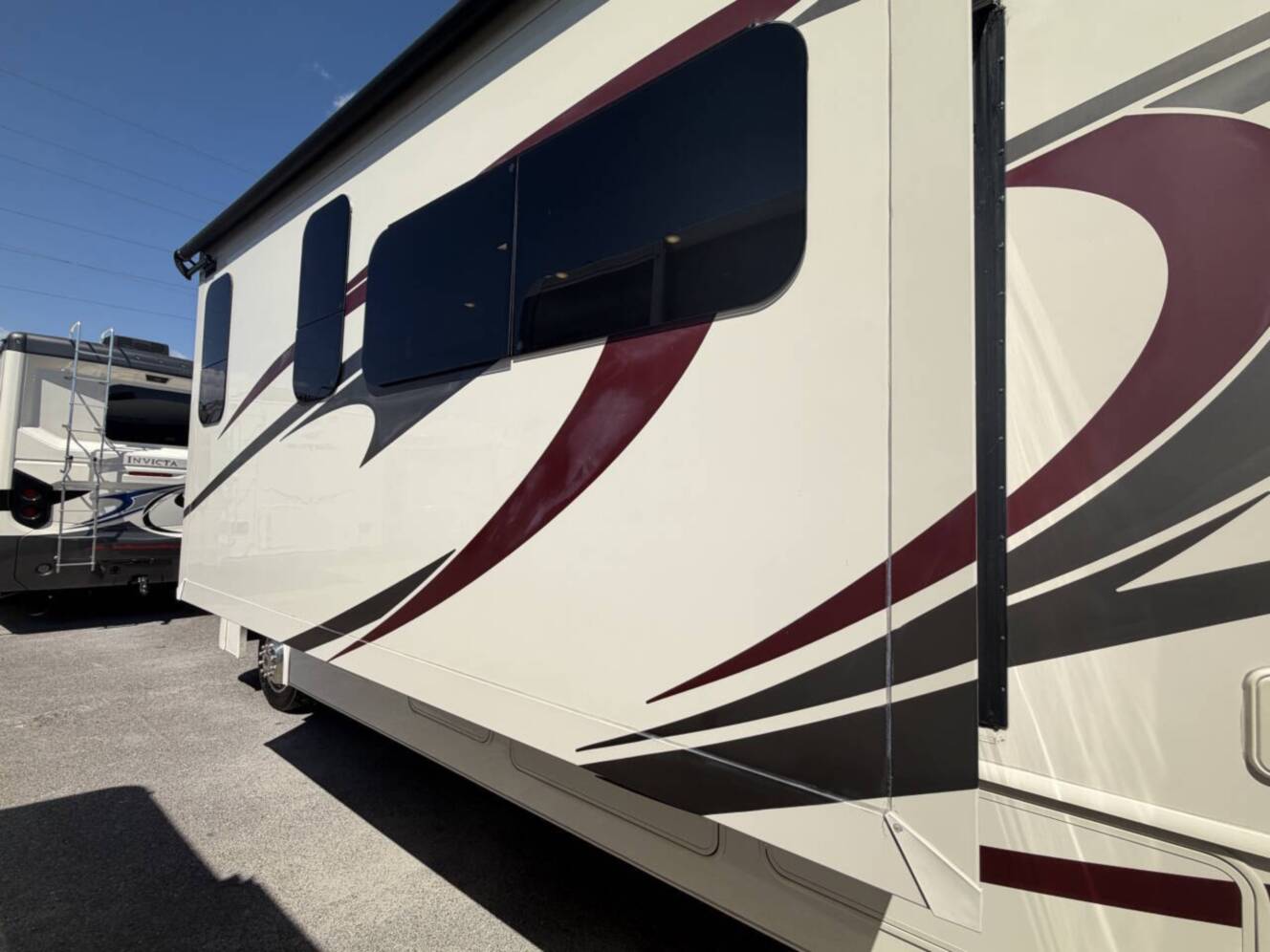 A photo of this 2020 Fleetwood FLAIR 35R