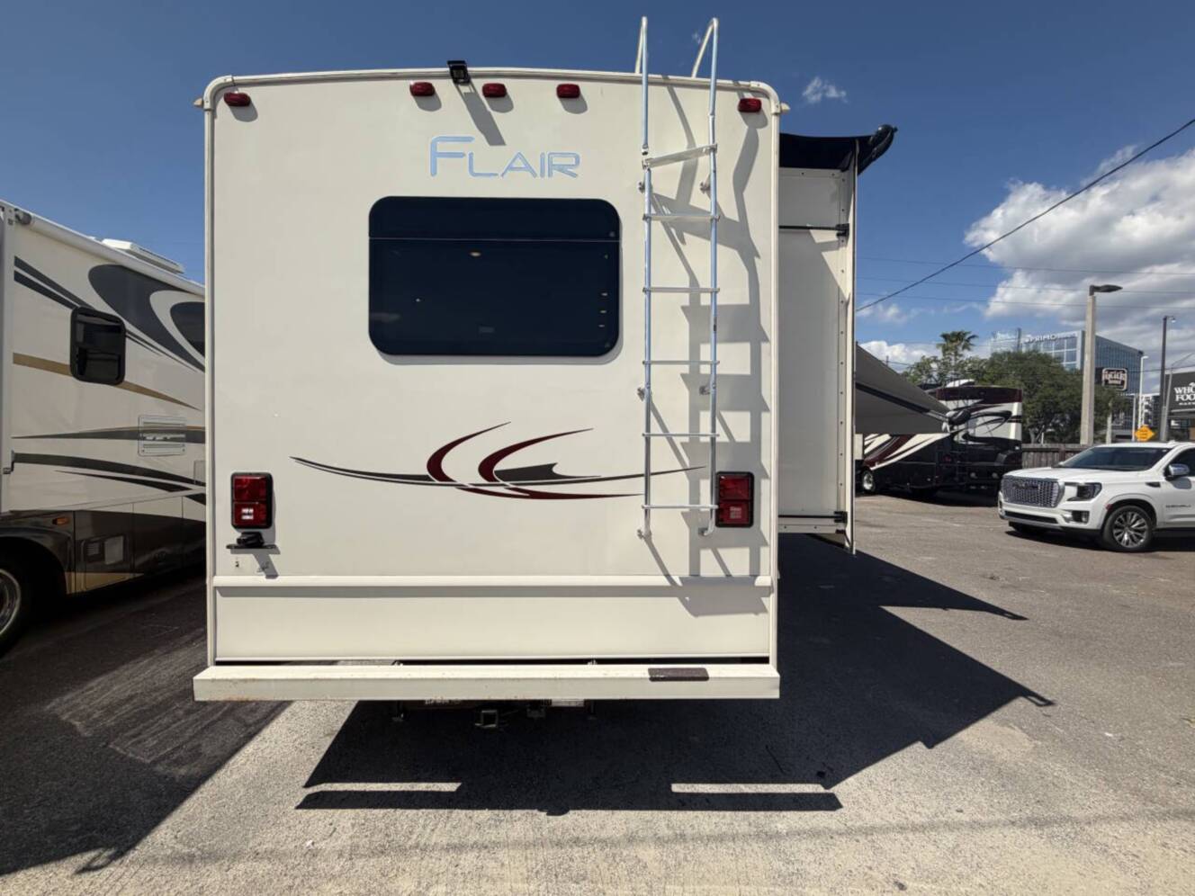 A photo of this 2020 Fleetwood FLAIR 35R