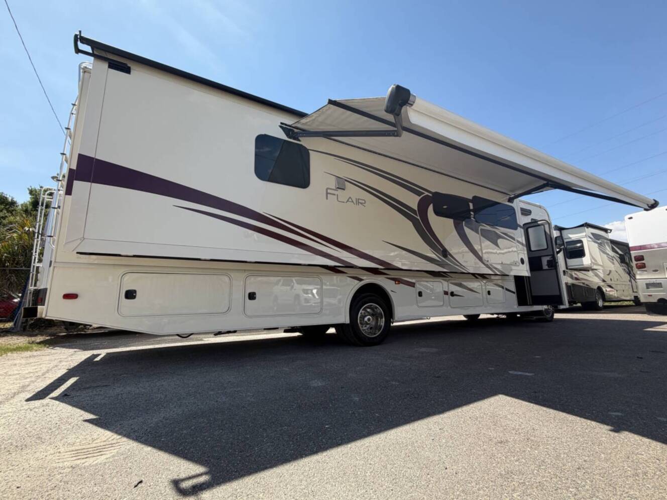 A photo of this 2020 Fleetwood FLAIR 35R