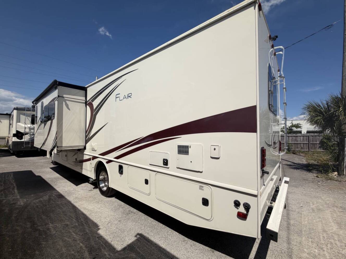 A photo of this 2020 Fleetwood FLAIR 35R