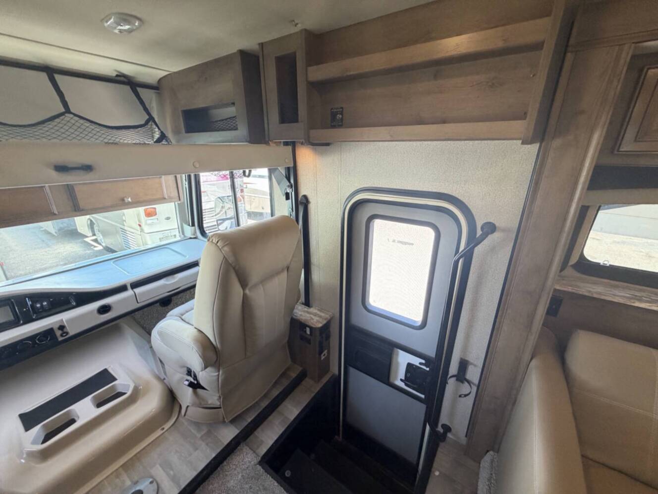 A photo of this 2020 Fleetwood FLAIR 35R