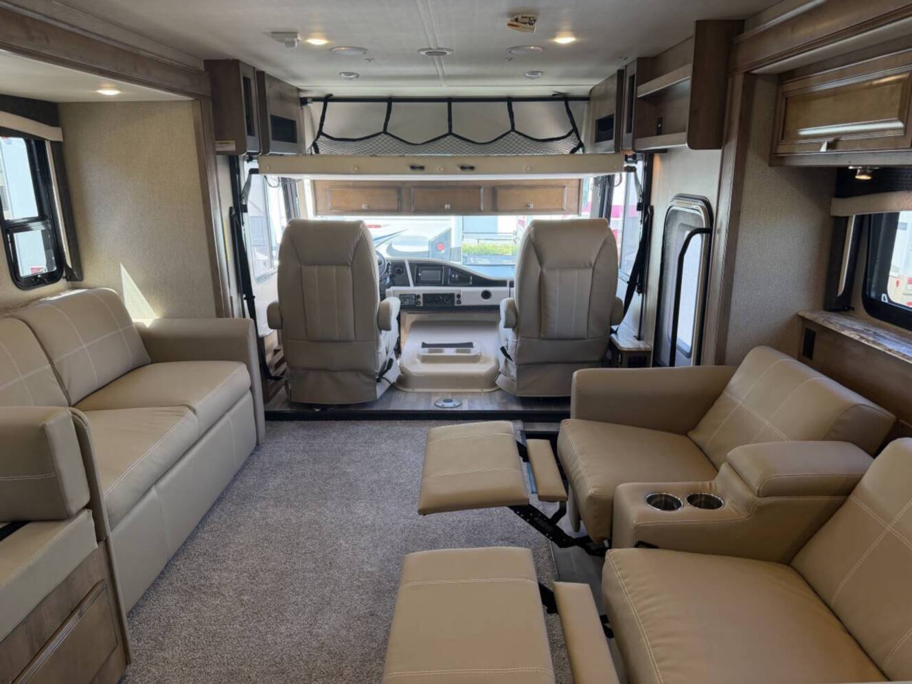 A photo of this 2020 Fleetwood FLAIR 35R