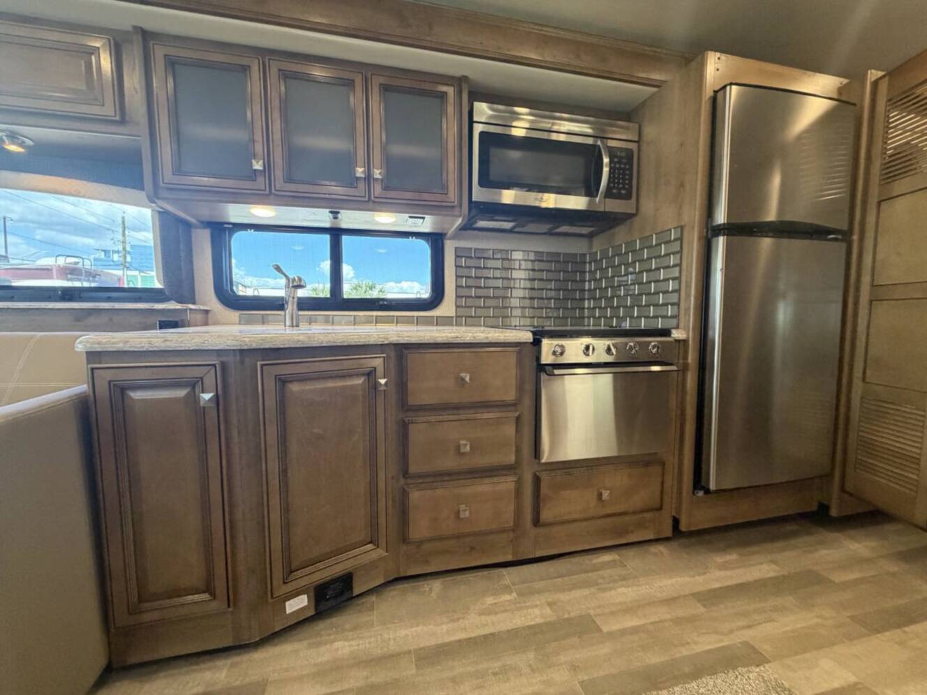 A photo of this 2020 Fleetwood FLAIR 35R