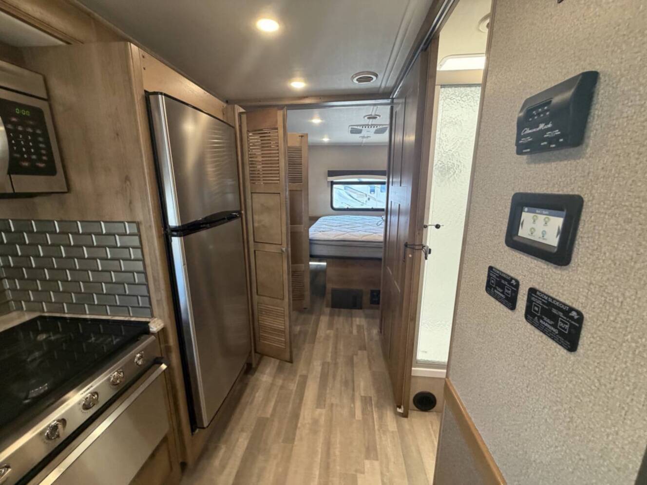 A photo of this 2020 Fleetwood FLAIR 35R
