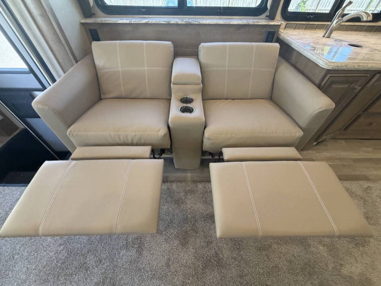 A photo of this 2020 Fleetwood FLAIR 35R