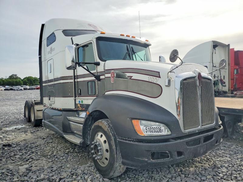 2013 KENWORTH T660 in Cartersville, GA