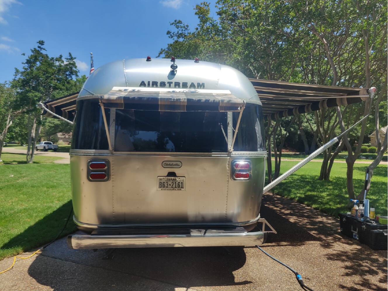 A photo of this 2023 Airstream GLOBETROTTER 25FBQ