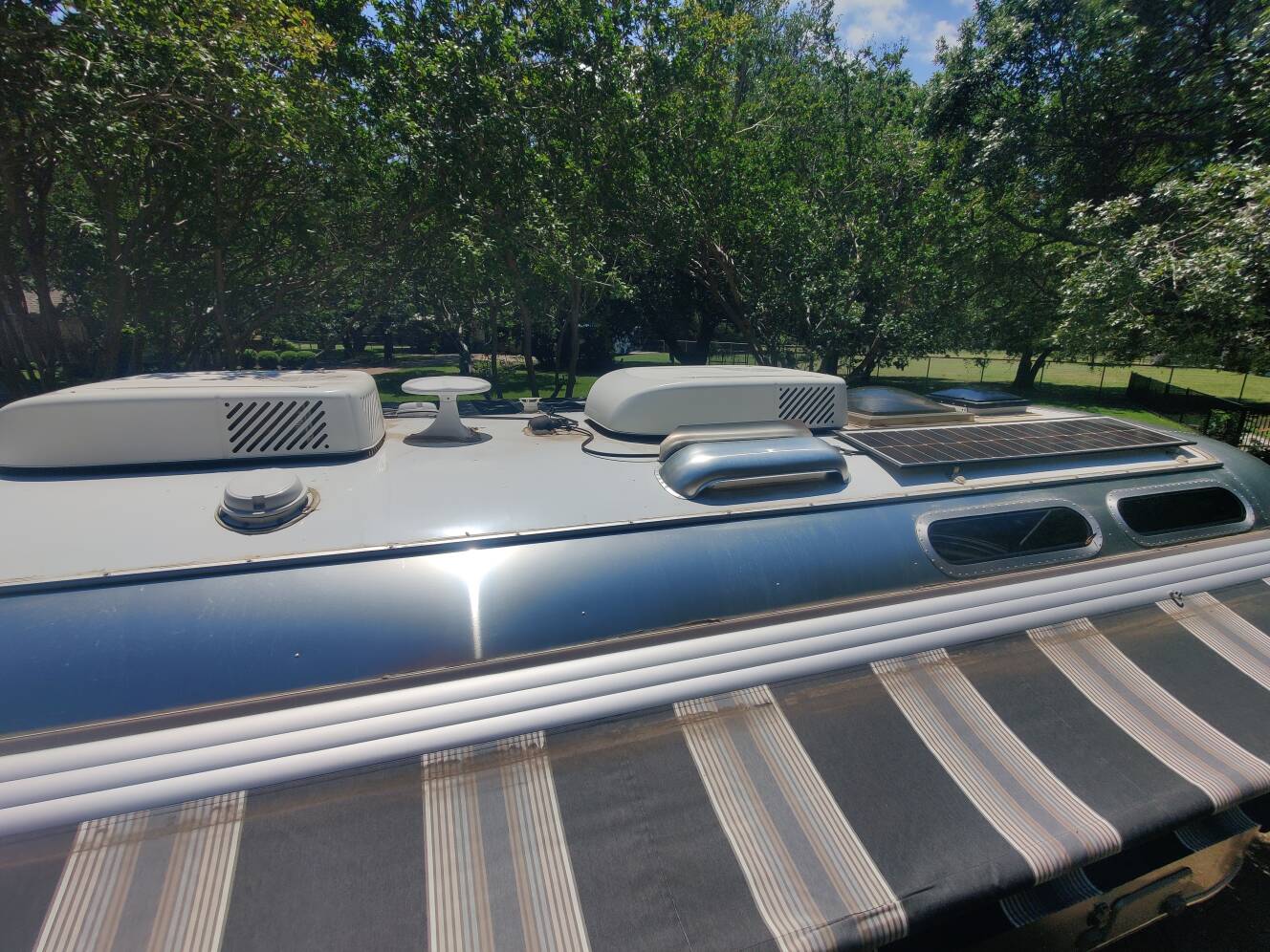A photo of this 2023 Airstream GLOBETROTTER 25FBQ