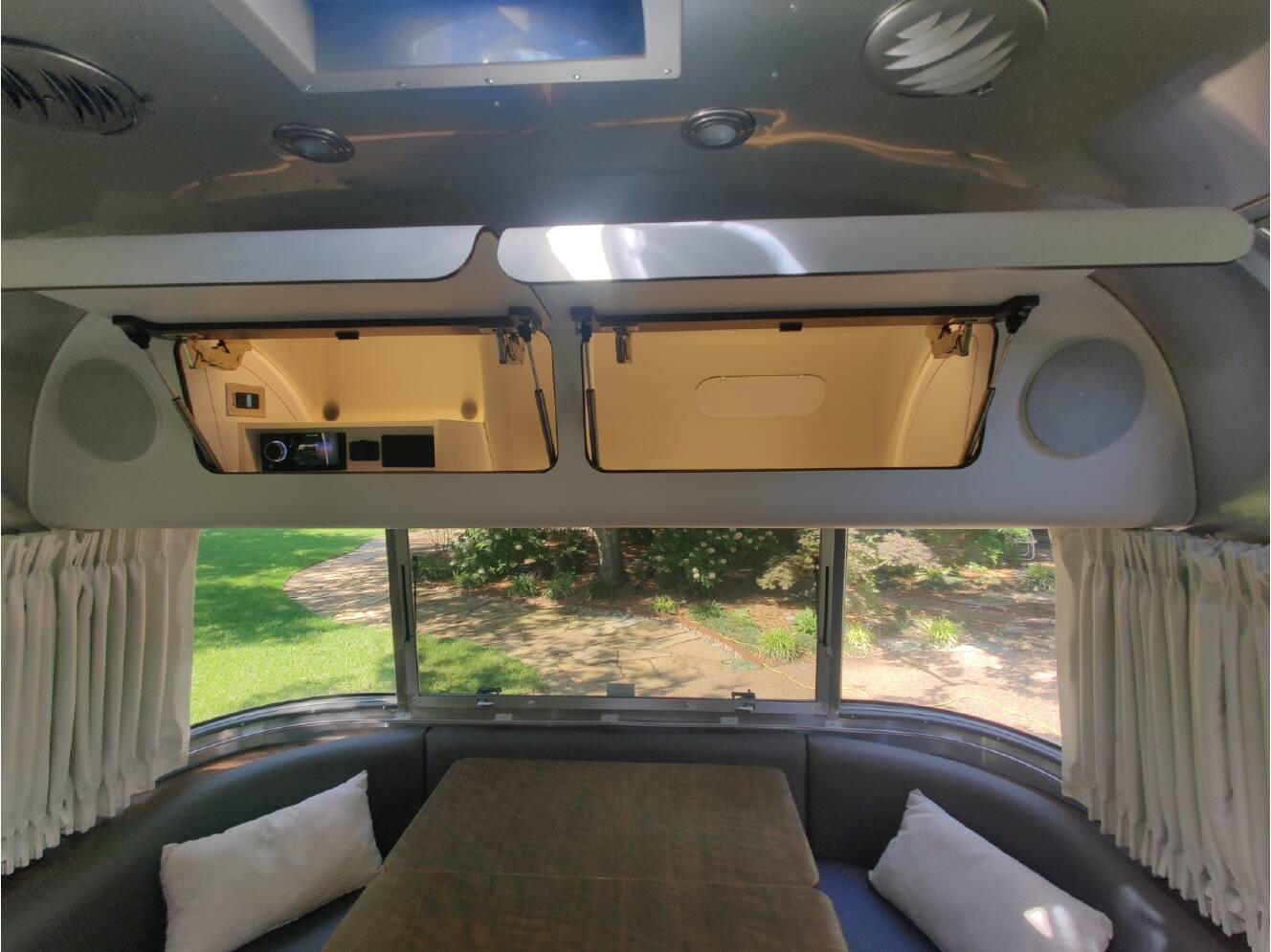 A photo of this 2023 Airstream GLOBETROTTER 25FBQ