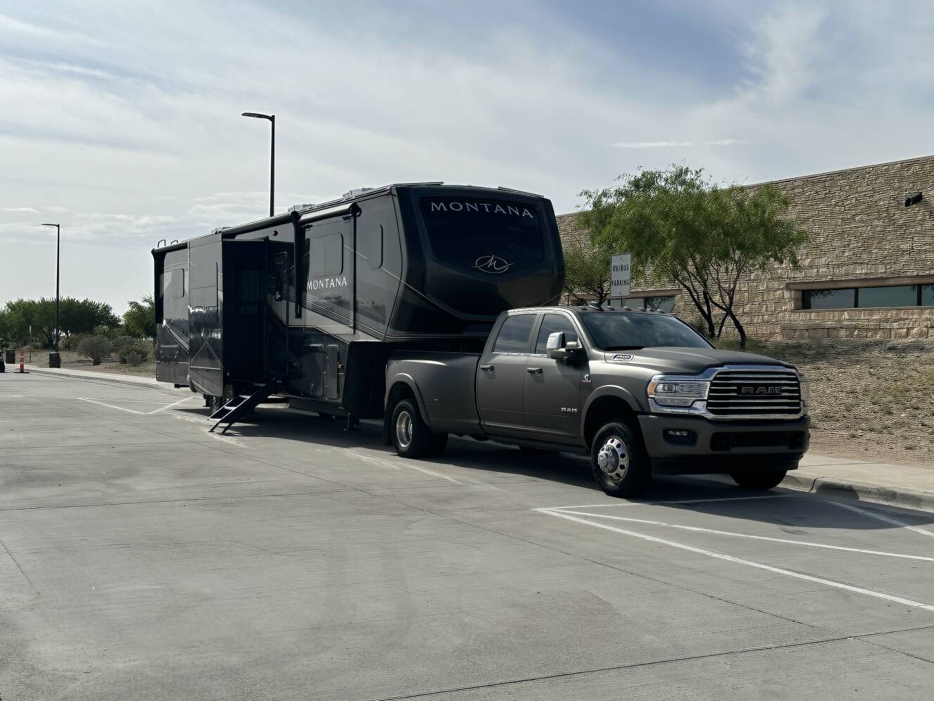 A photo of this 2025 Keystone MONTANA 3941FO