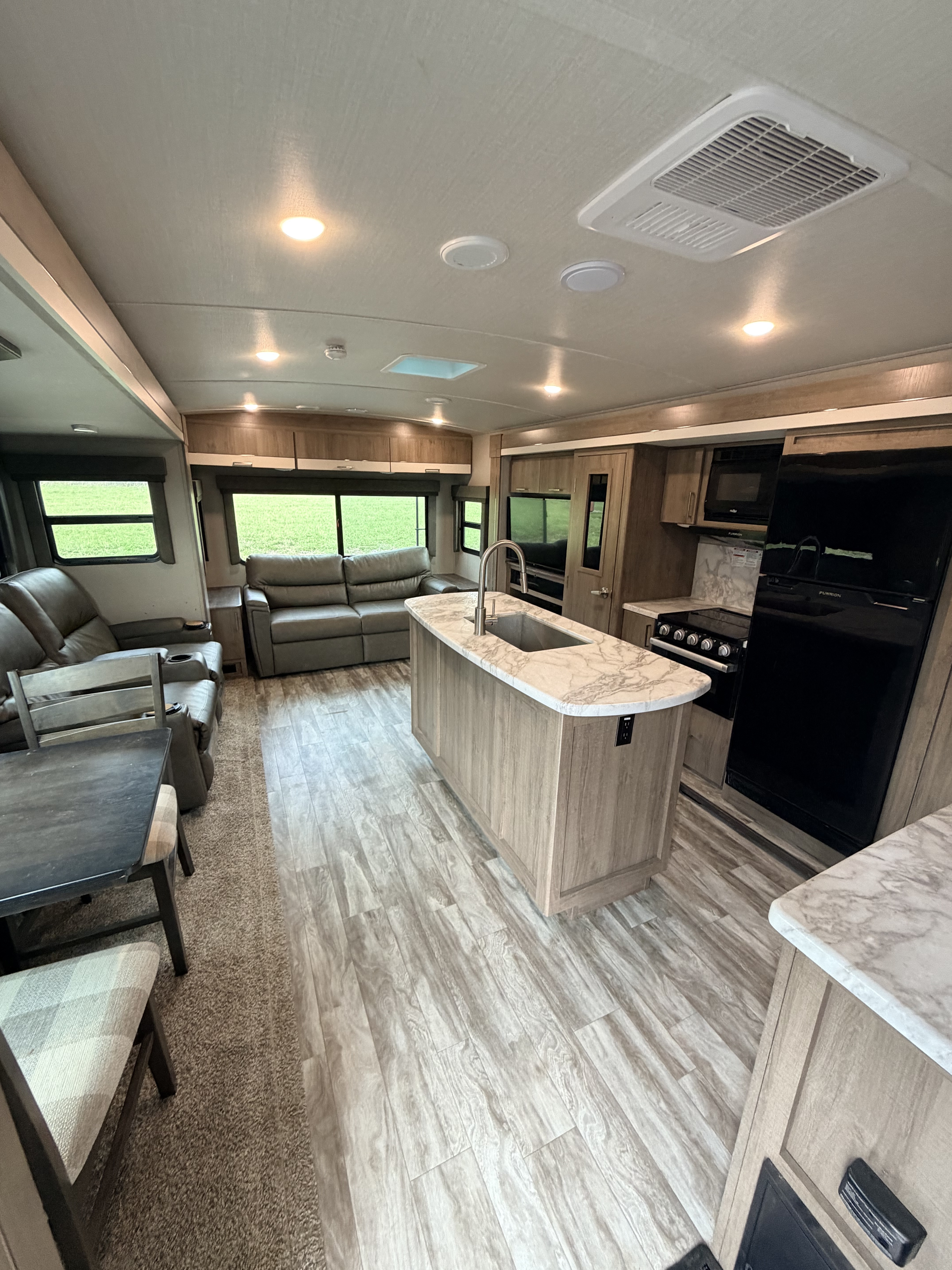 2022 Grand Design IMAGINE 2970RL RV