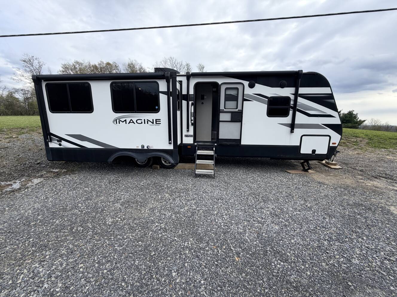 A photo of this 2022 Grand Design IMAGINE 2970RL