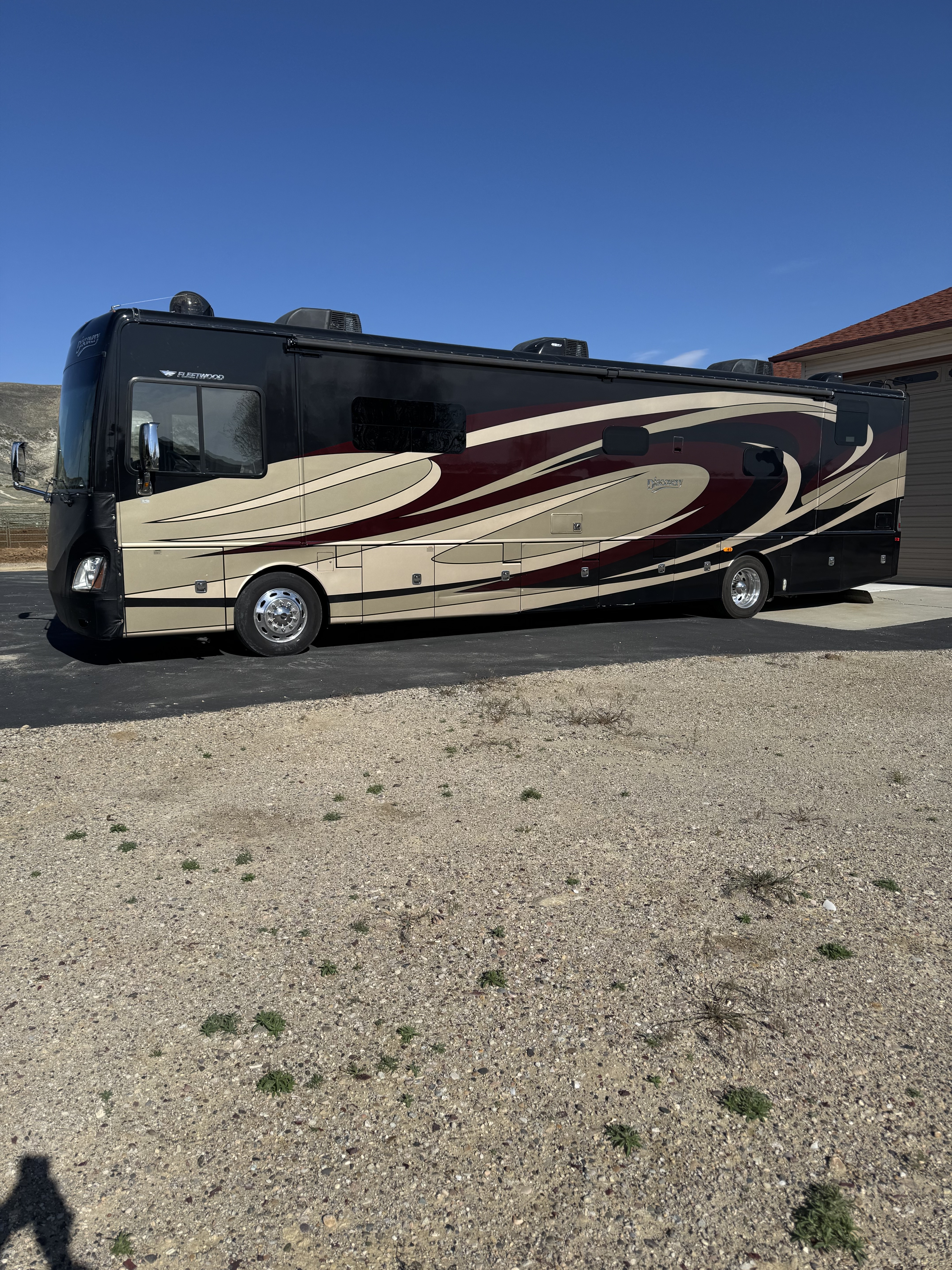2016 Fleetwood DISCOVERY 40E RV